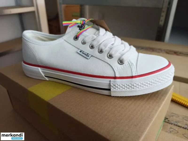 Stock zapatos infantiles marca BENETTON tallas de 28 a 39