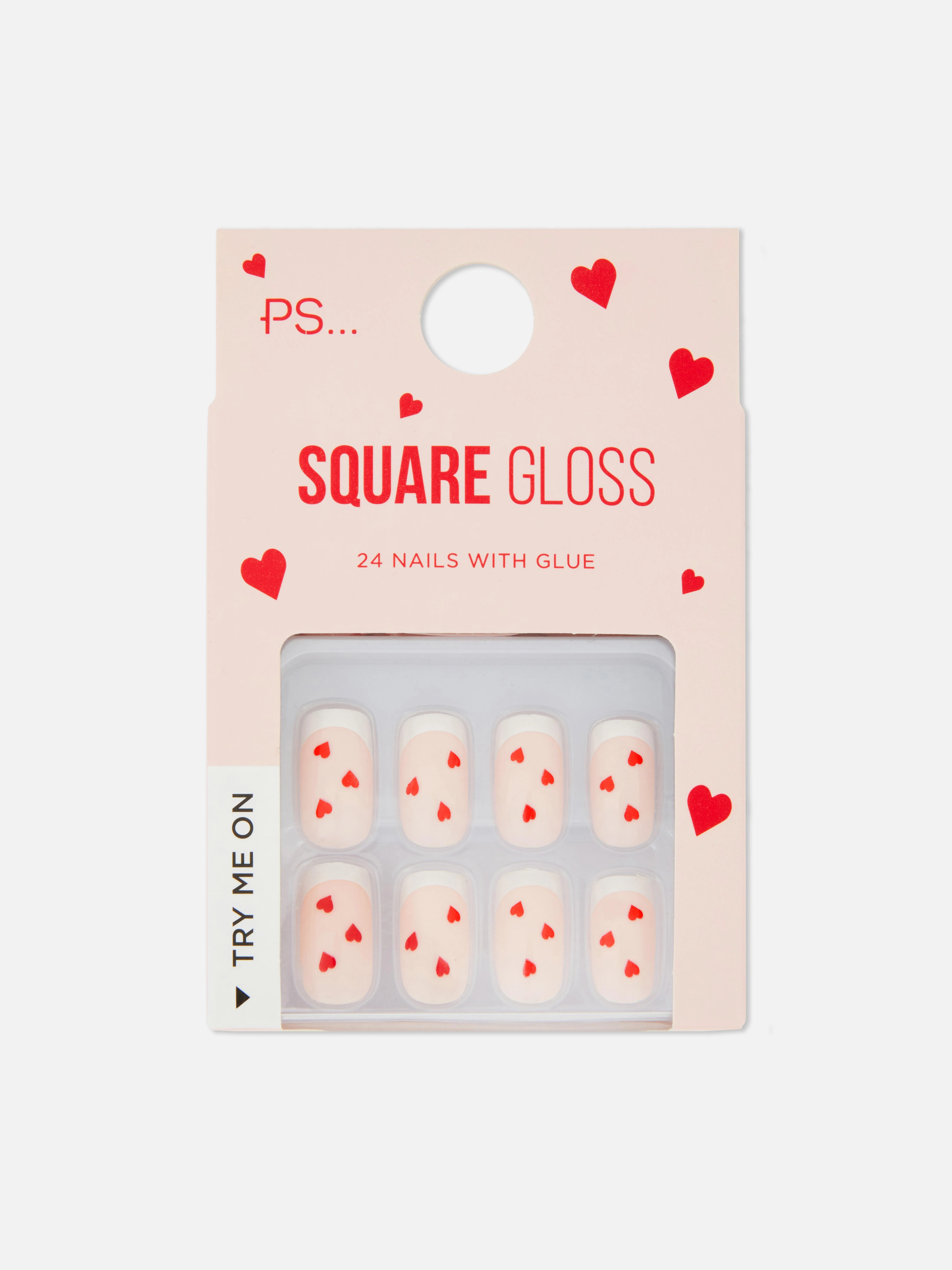 Uñas postizas con corazones y manicura francesa de PS...