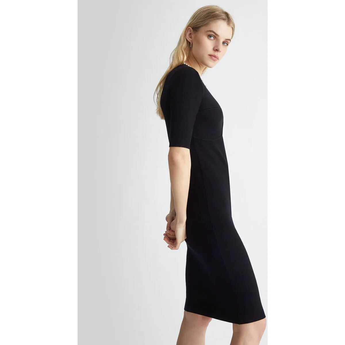 Vestido de punto con perlas