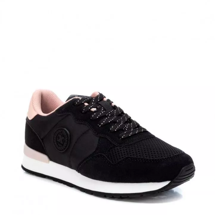 Zapatillas urban Xti 04365404 negros con detalles en rosa
