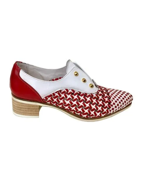 ZAPATO TRENZADO BICOLOR BLANCOROJO CON TACHUELAS