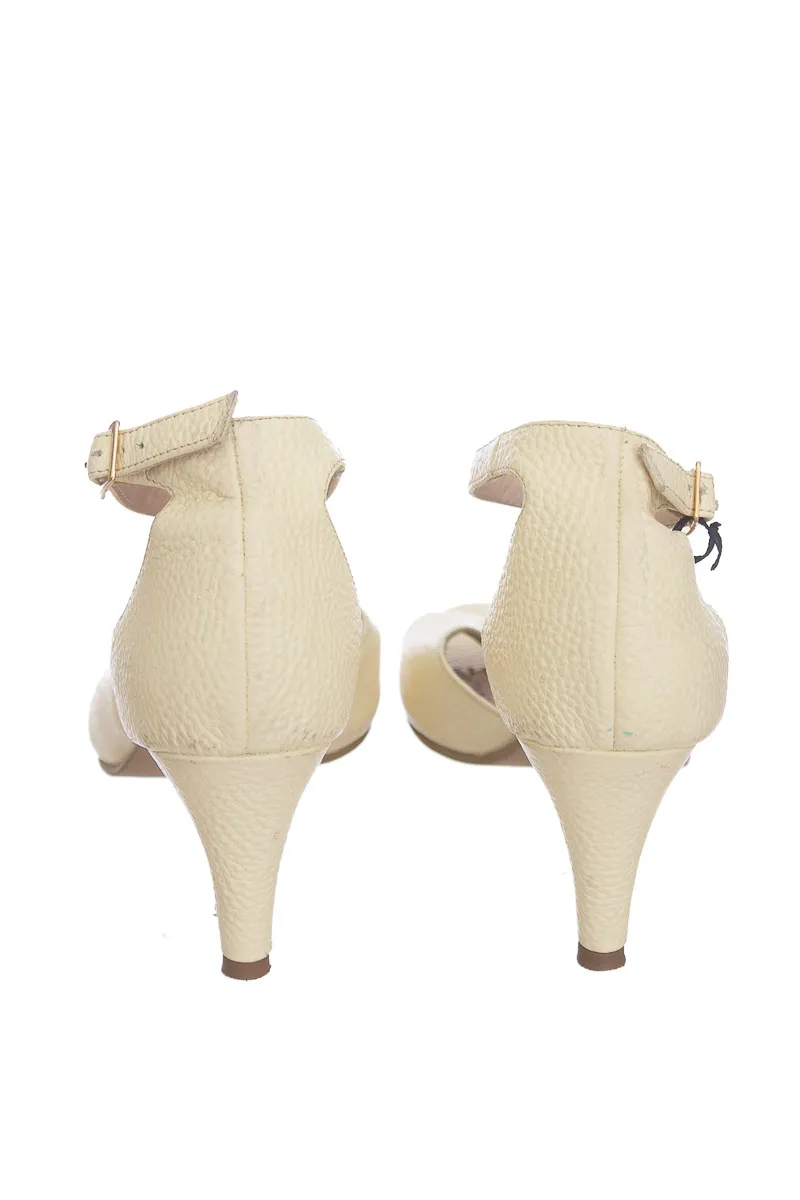 ZAPATOS COLOR BEIGE  JOHANNA ZARAZA