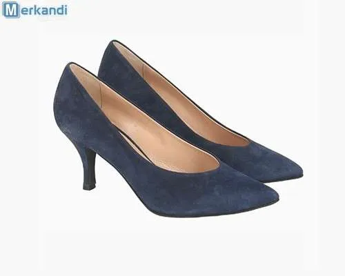 Zapatos de marca para mujer y hombre en tallas grandes Stock