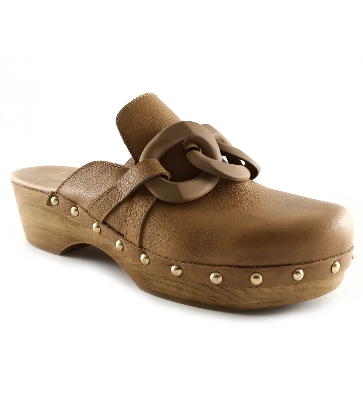 Zueco con cadena en el empeine en color camel